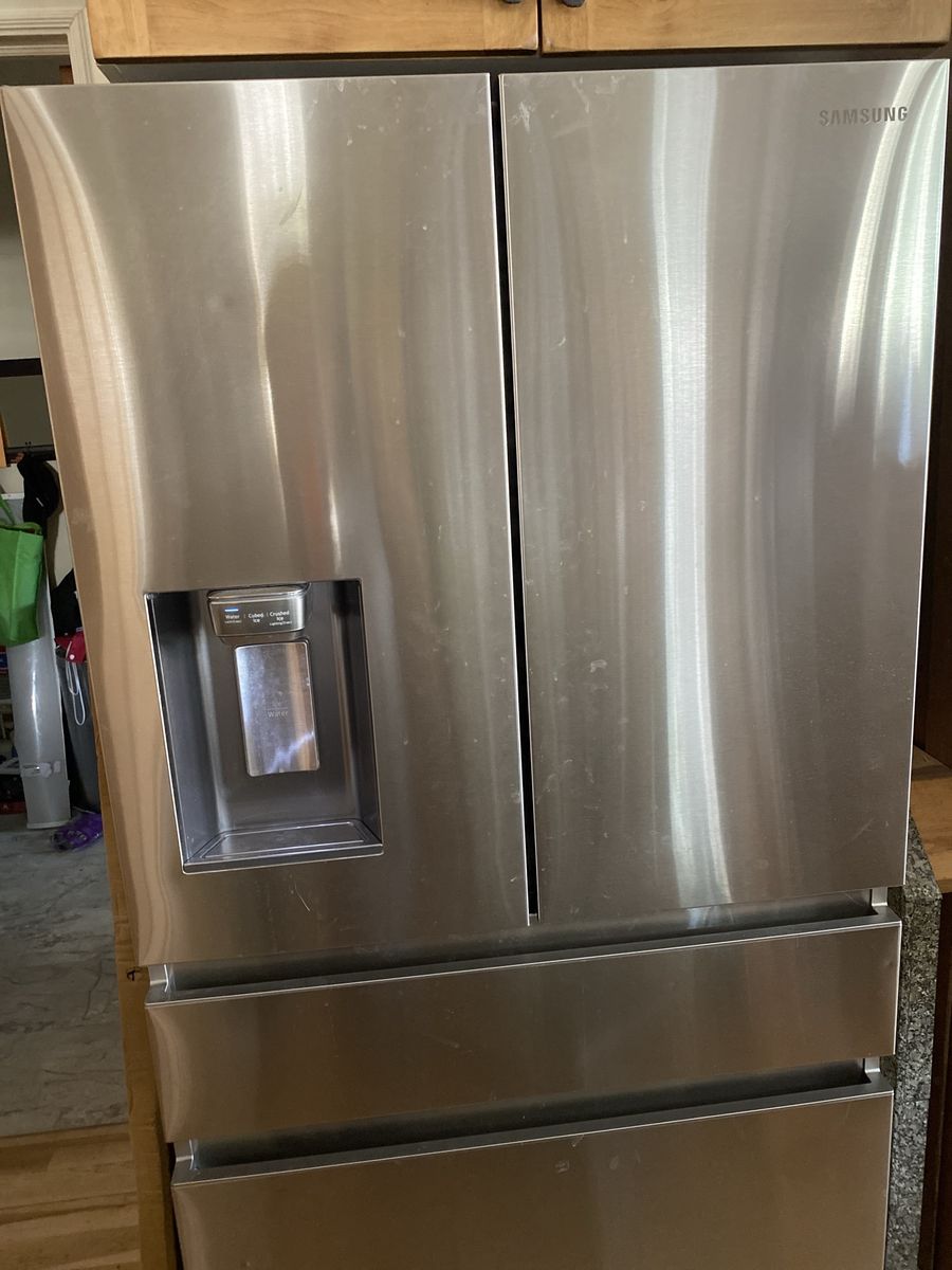 Samsung French Door Refrigerator RF23M8070SR - Stainless Steel
