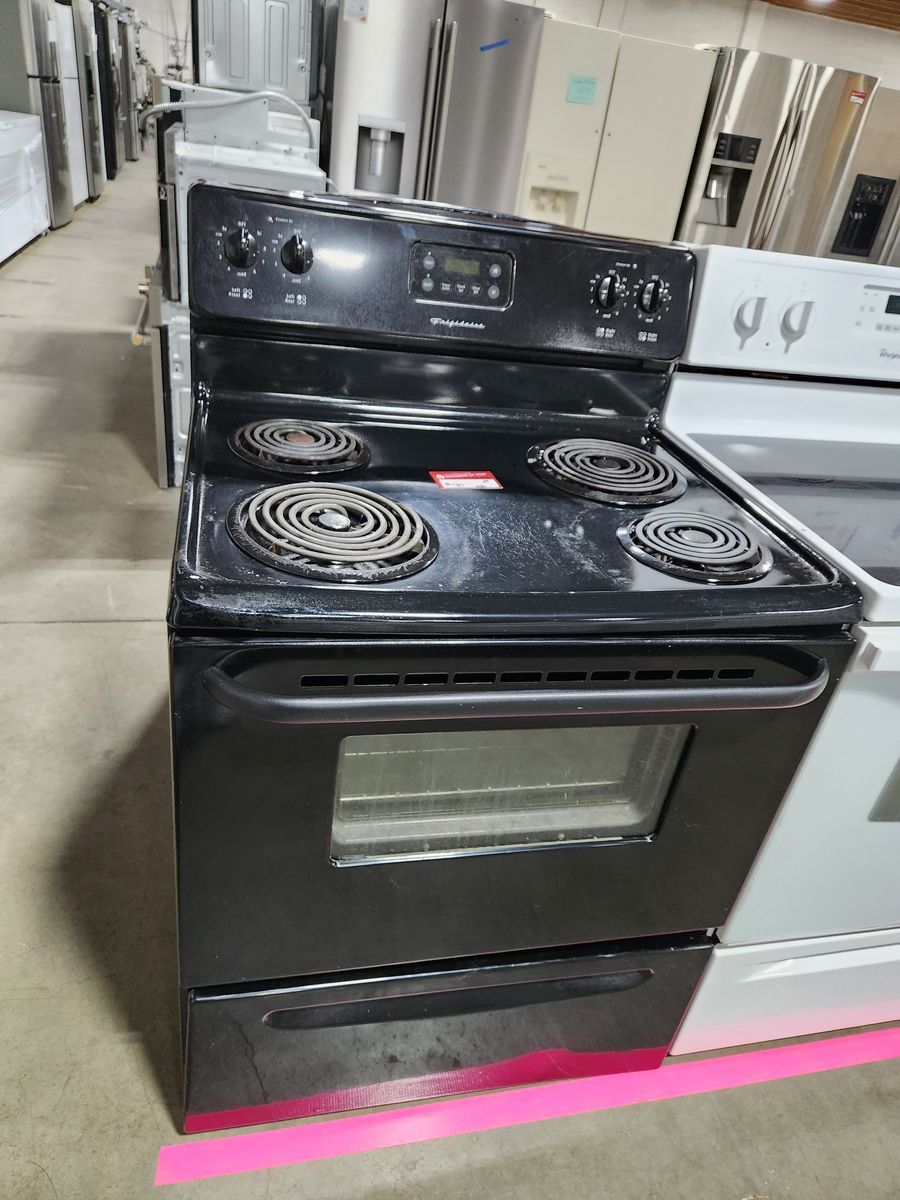 GREAT FRIGIDAIRE COIL TOP RANGE! W-WARRANTY