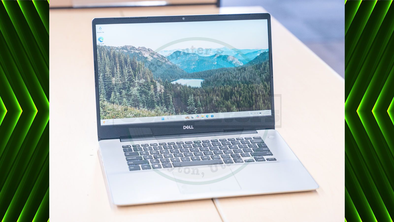 Dell Inspiron 5585 Ryzen 5 3500U 256GB SSD 16GB RAM 1080P Screen 15.6 Inch Windows 11 Laptop