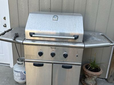 Thermador Char-Glo Stainless Steel 3-Burner Propane Gas Grill with Side Shelves