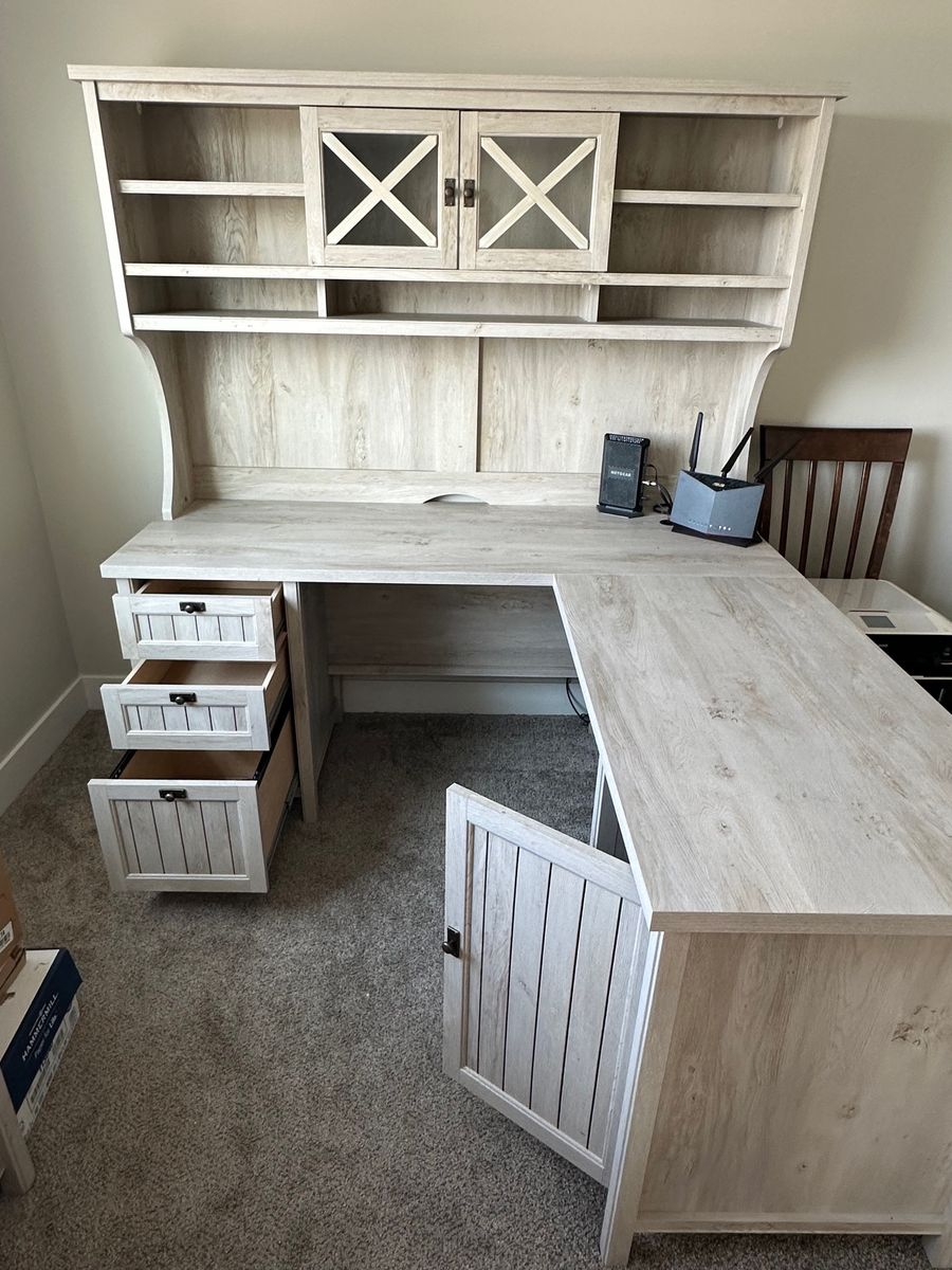 L Shaped Desk with Hutch in Chalked Chestnut
