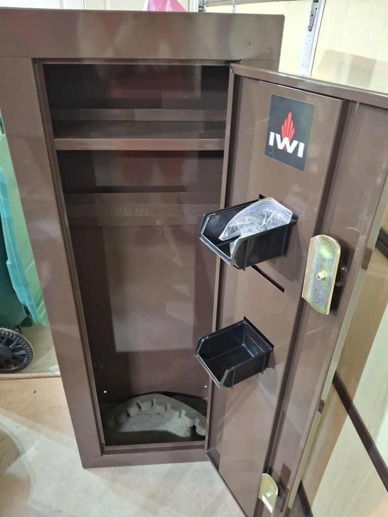 Main image 3