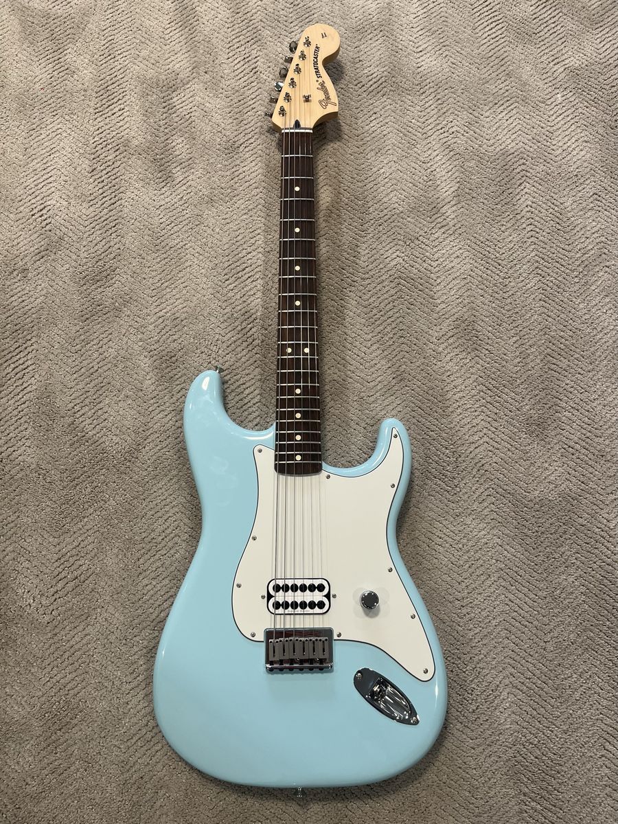 Tom DeLonge Strat Re-Issue