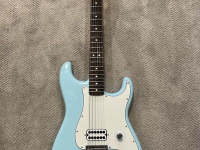 Tom DeLonge Strat Re-Issue