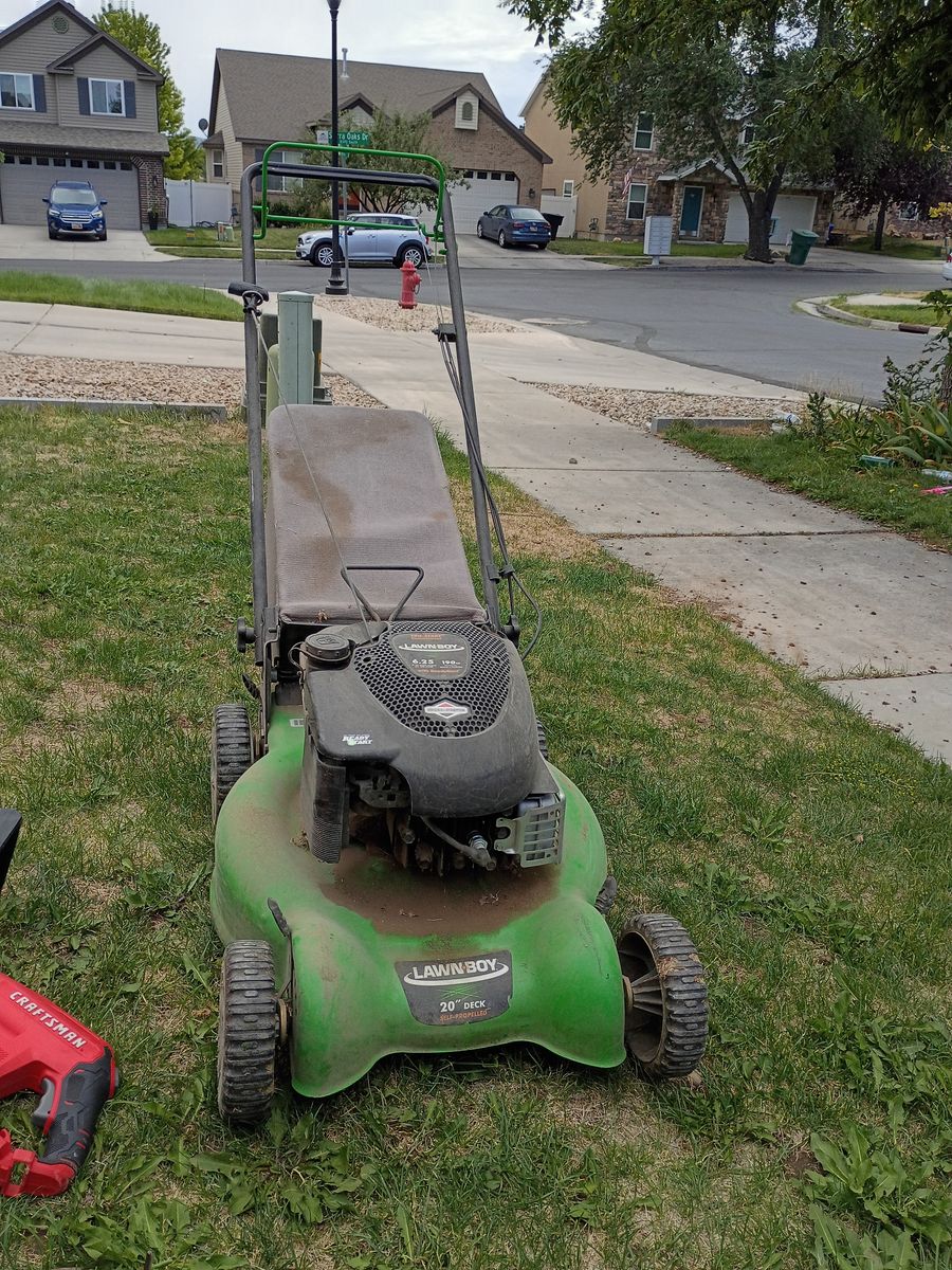 Lawn-Boy 20" Deck Self-Propelled Gas Lawn Mower with Grass Bag, Briggs & Stratton Engine