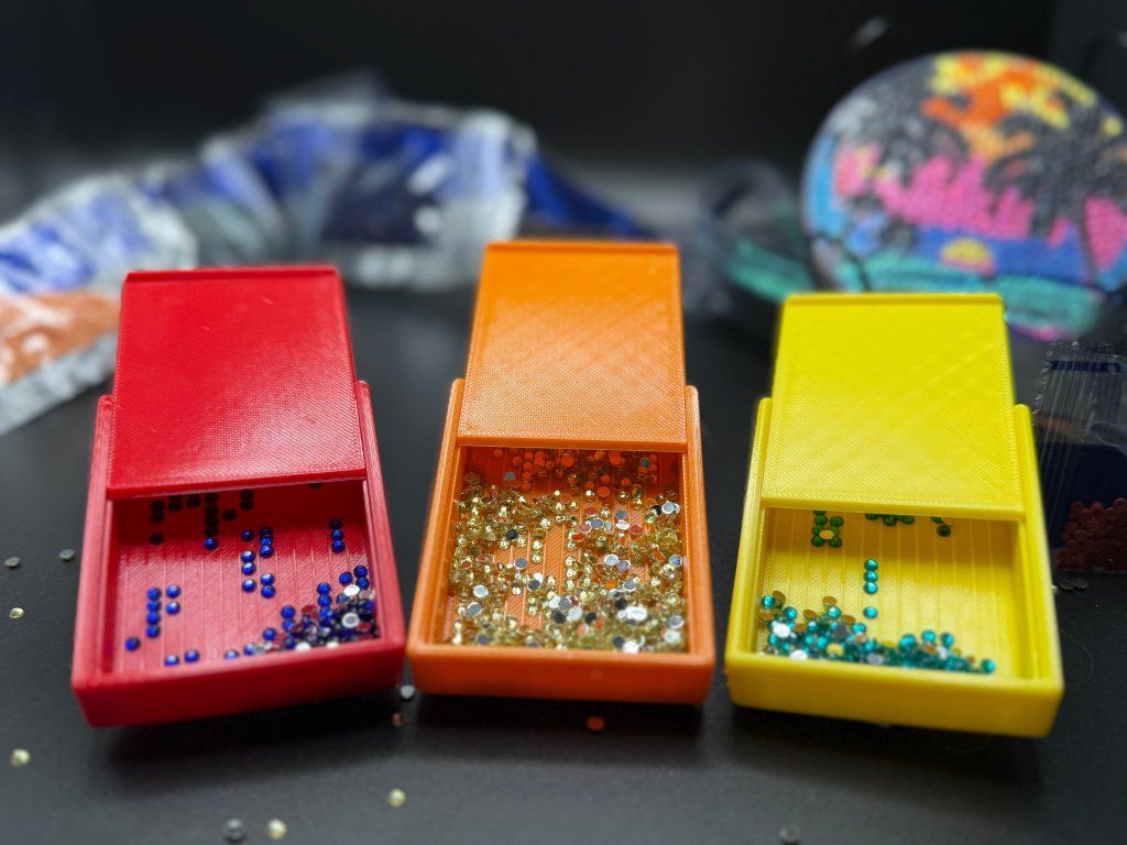 3d printed card and diamond painting holders