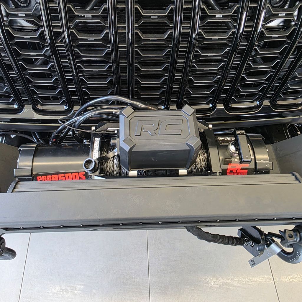 Main image 10