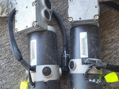 Pihsiang Machinery Electric Motors Left and Right Pair 3800RPM