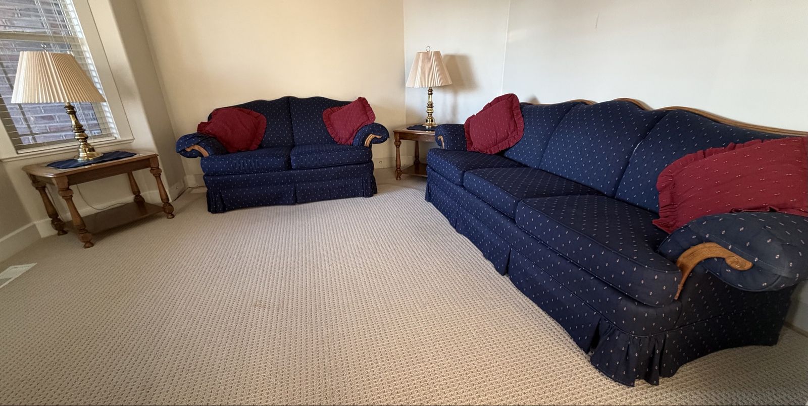 Sofa, Love Seat, 2 End Tables w/lamps