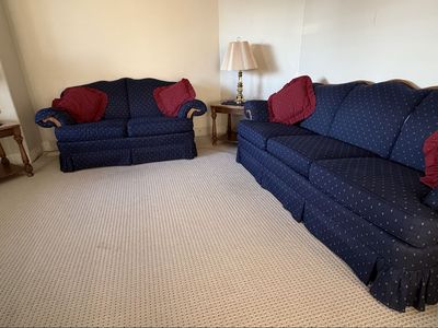 Sofa, Love Seat, 2 End Tables w/lamps