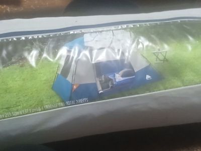 OZARK TRAIL 4 PERSON INSTANT CABIN TENT