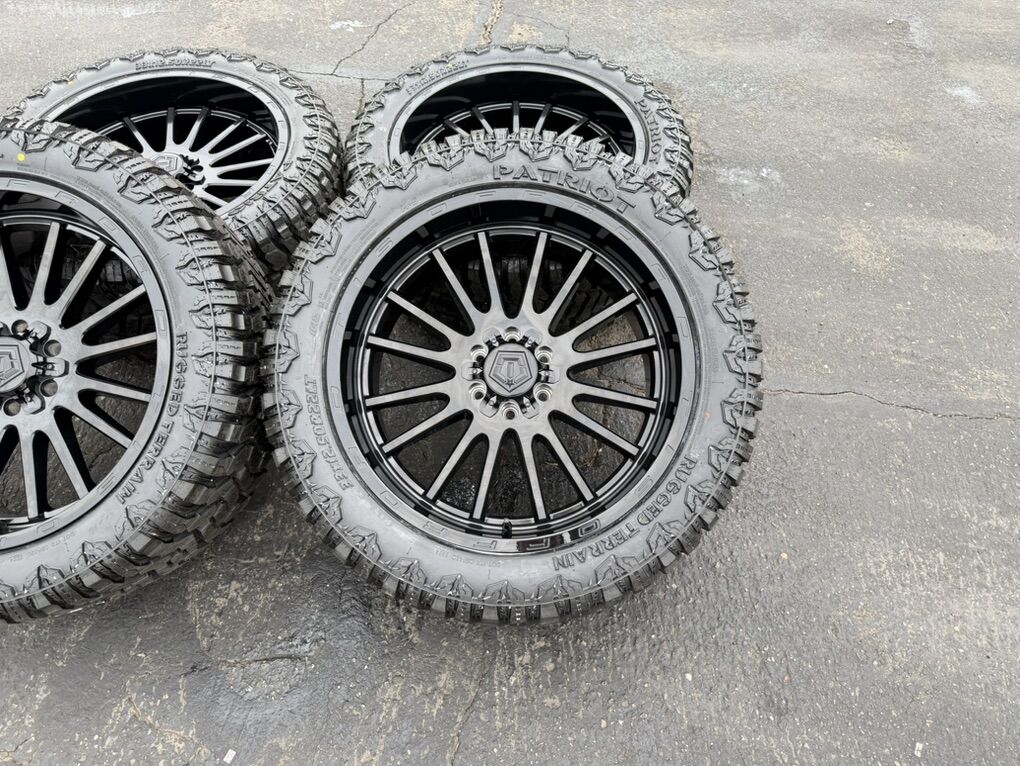 22x10 TIS 567 6 Lug 6x5.5 | 6x135 33x12.50R22 R/T