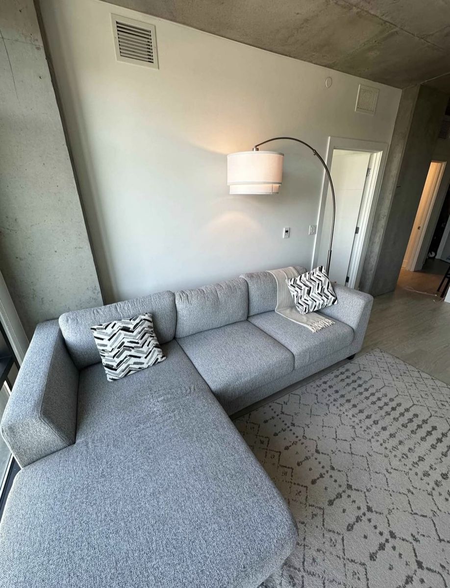 Large lamp [needs to go asap]