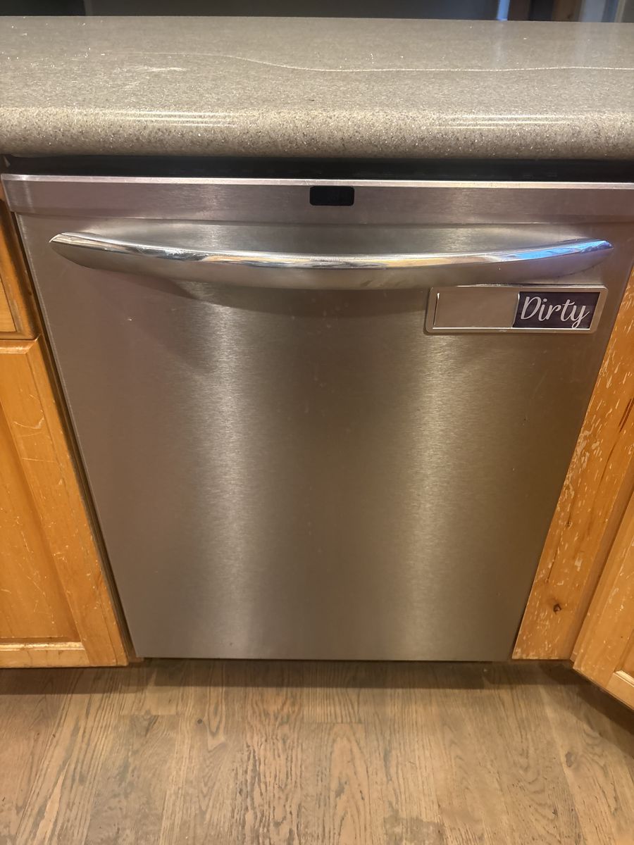 Frigidaire Gallery Stainless Steel Dishwasher Good working condition!