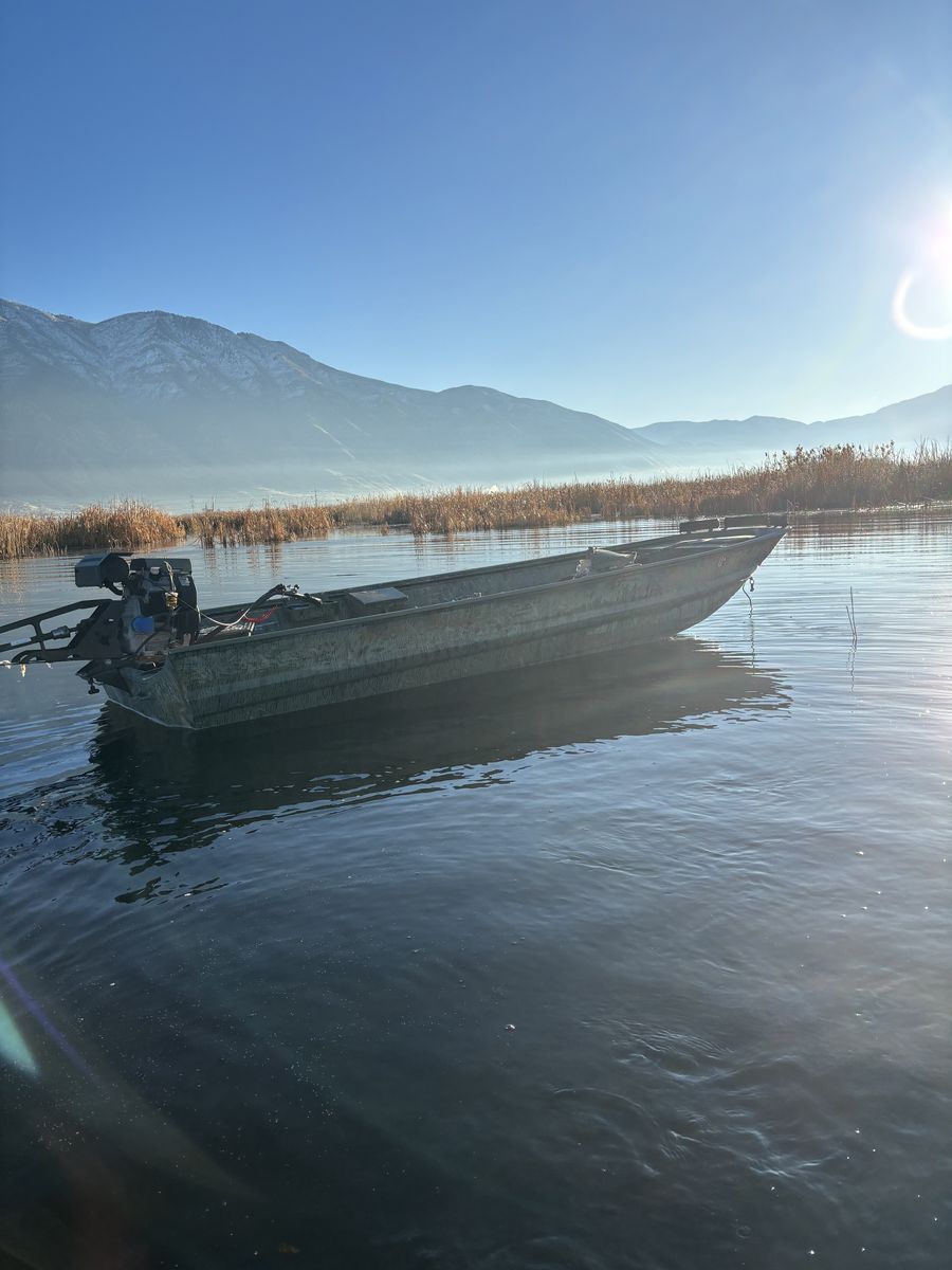 2001 war eagleDuck Hunting/fishing Boat