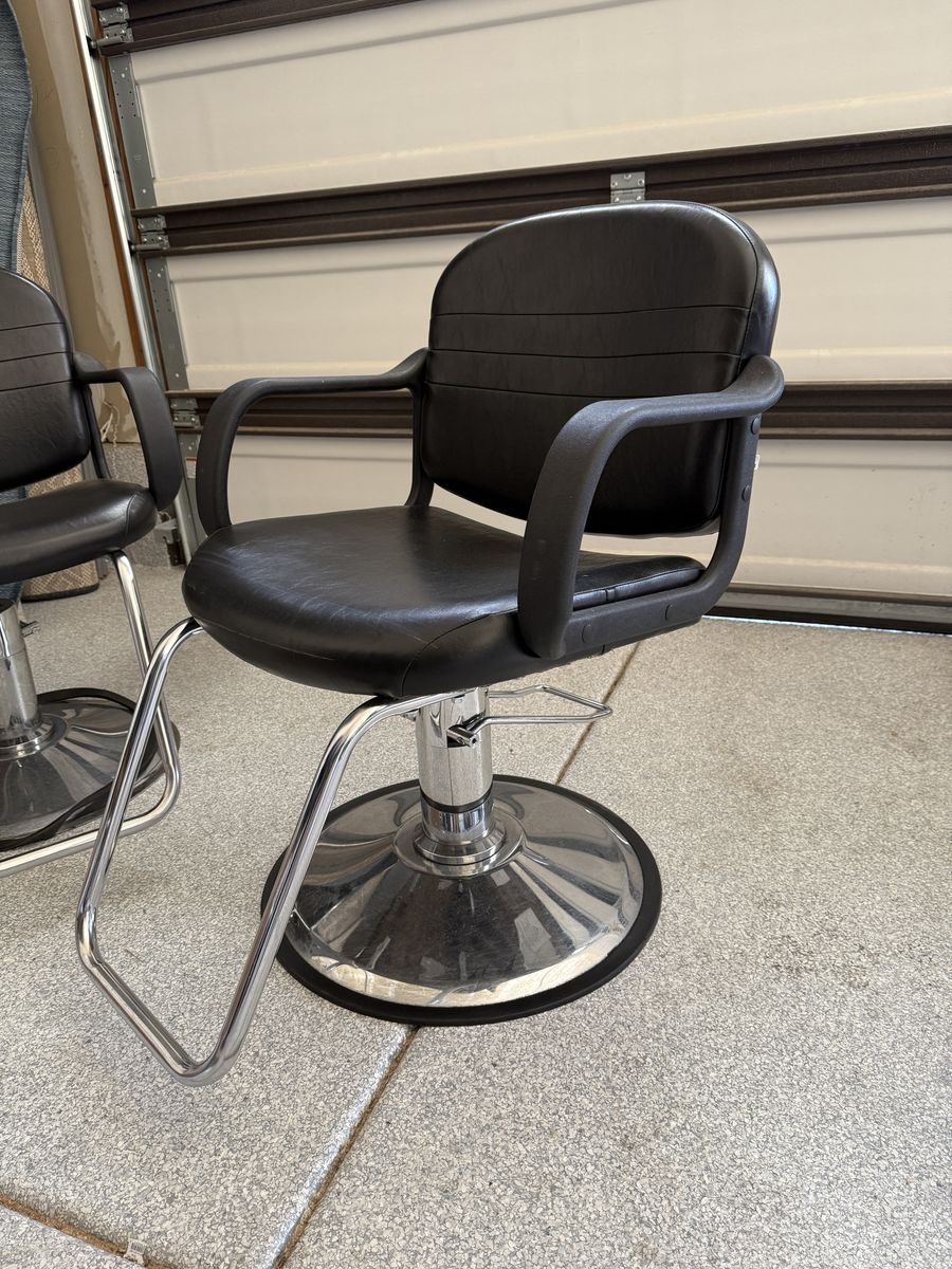 Stylist / Barber Chairs
