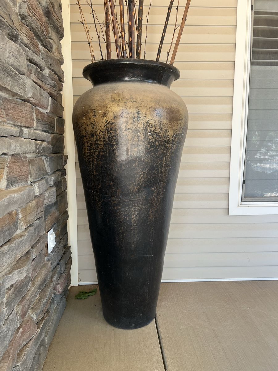 Main image 3