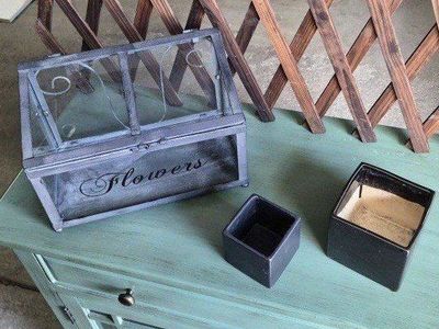 "Flowers" Box with 2 Black Planters