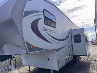 Heartland Greystone 5th Wheel Travel Trailer - Spacious RV with Slide-Outs