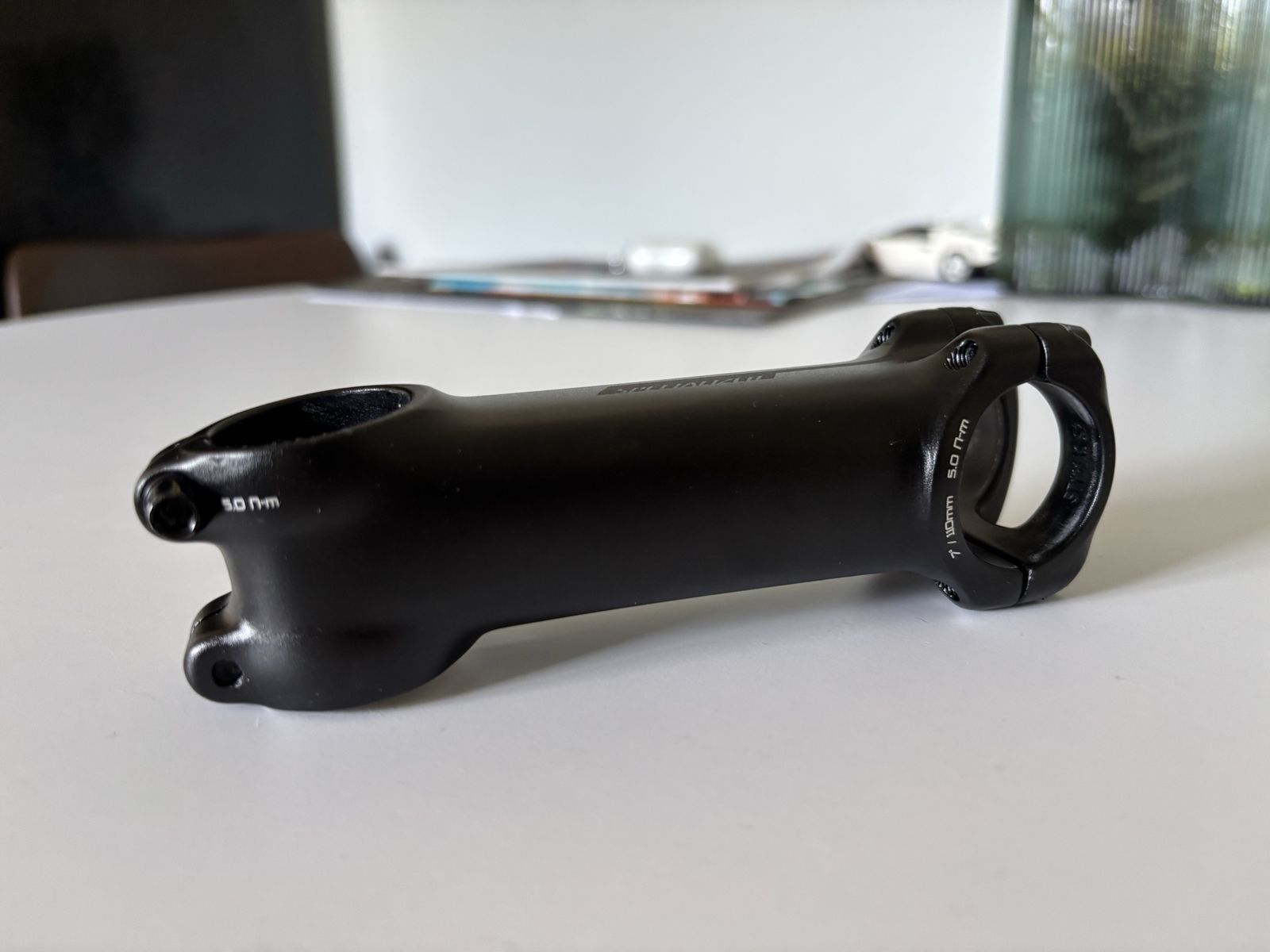 New Specialized, 3D-forged alloy, 4-bolt, 7-degree rise, 110mm stem.