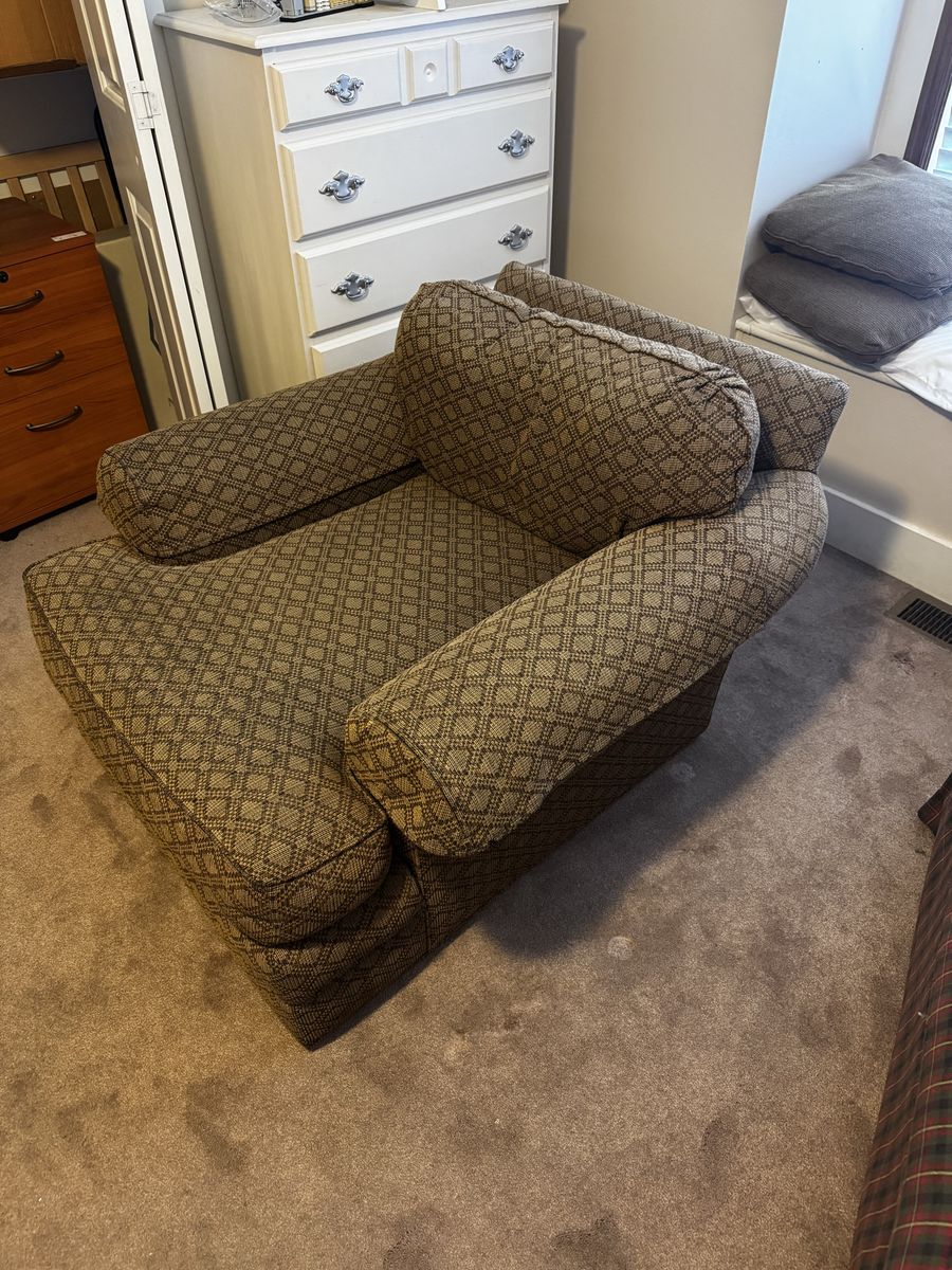 Comfortable deCondes Brown Patterned Armchair - Single Seater Sofa Chair