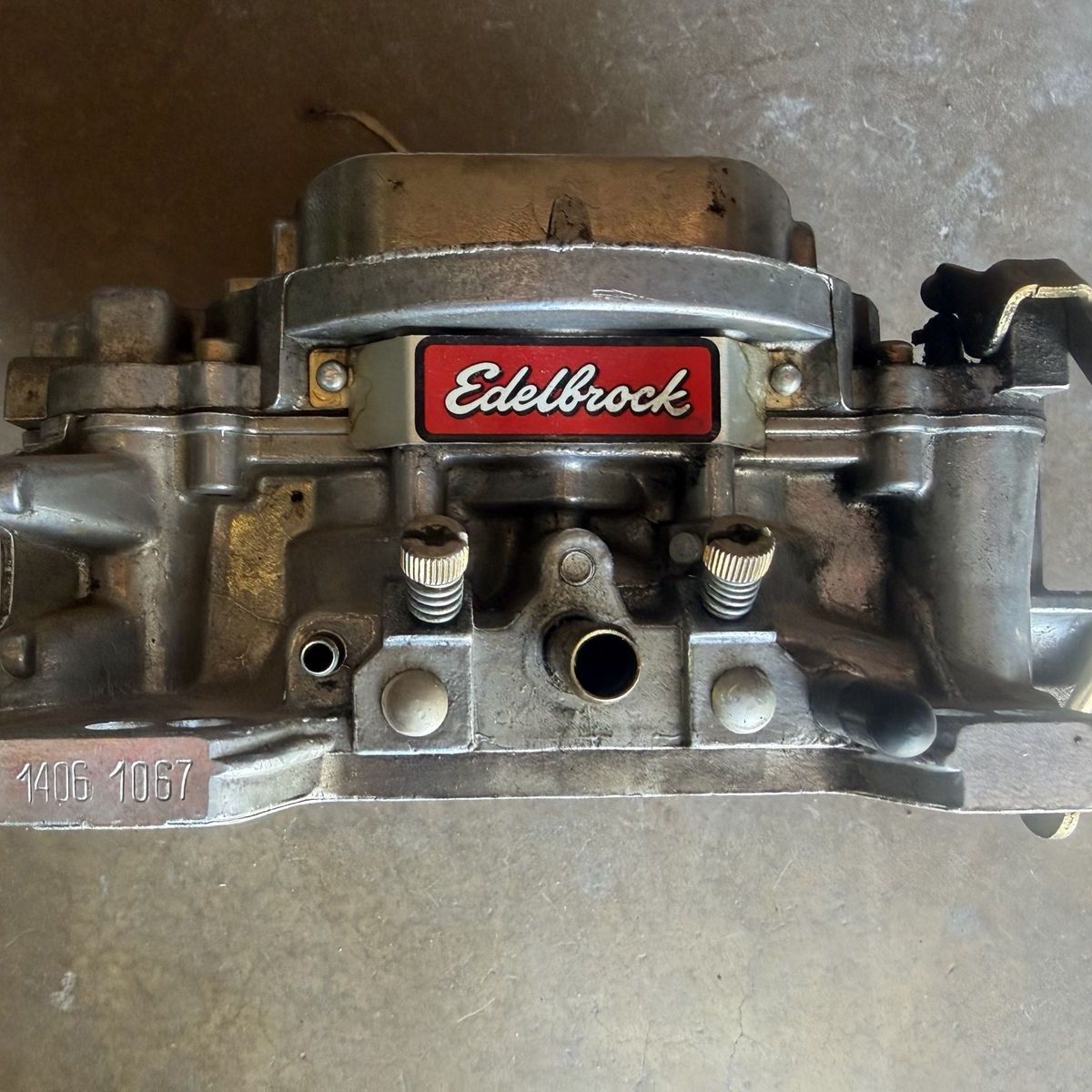 Edelbrock 1406 600 CFM Performer Series Carburetor Used