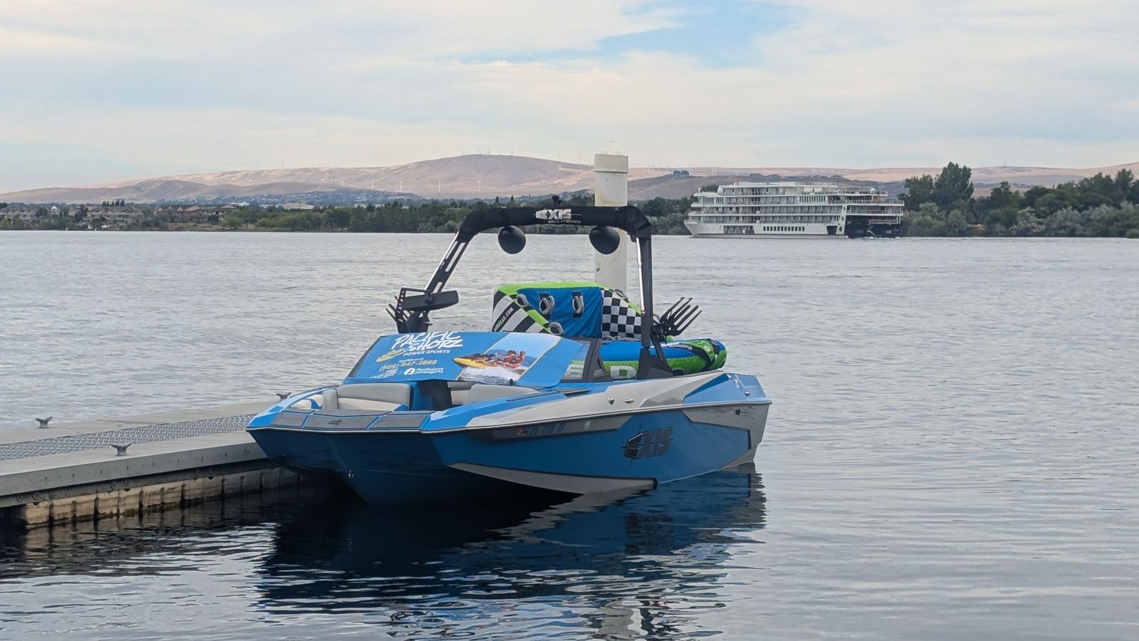 Surf boat rental $250 an hour with driver