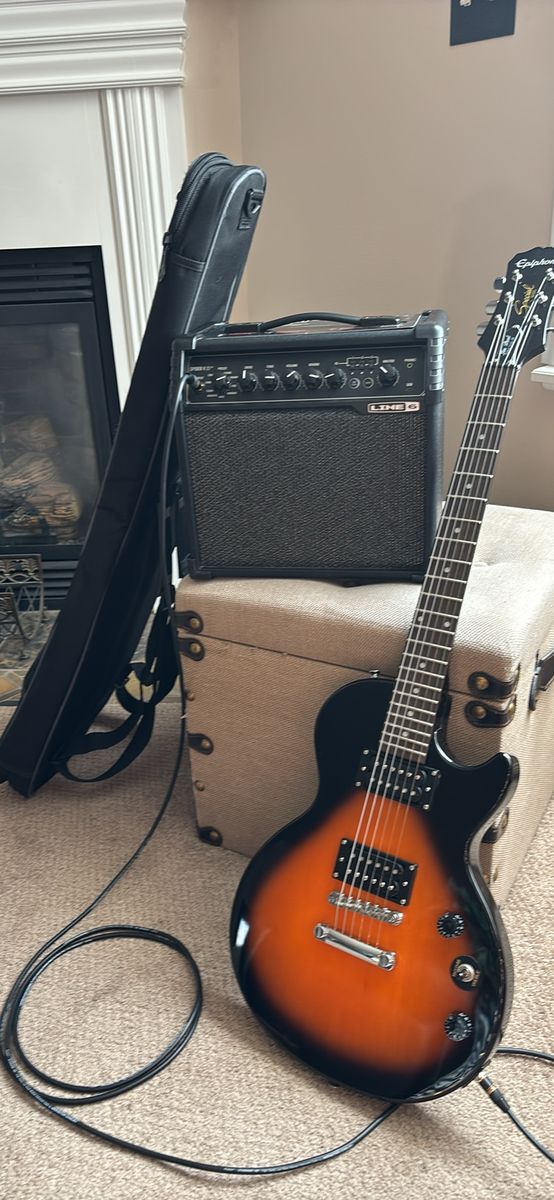 Epiphone Les Paul w/ Line 6 Spider 20 Watt Amp- Complete Bundle