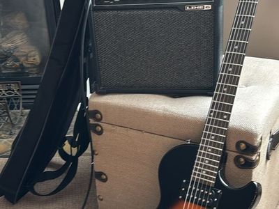 Epiphone Les Paul w/ Line 6 Spider 20 Watt Amp- Complete Bundle