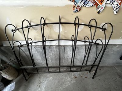 Queen Metal Head And Footboard W/ Frame