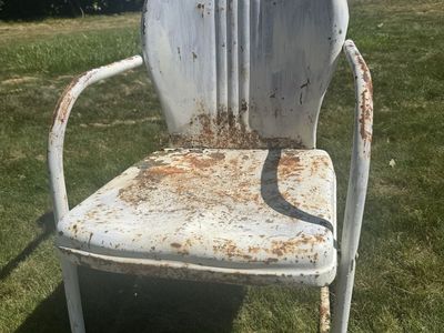 Vintage Metal Lawn Chair - Shabby Chic Retro Patio Bouncer