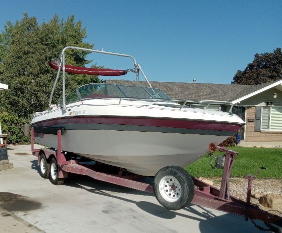 1995 22 ft Cuddy Cabin, Blue Water Marquee, 5.7L Mercruiser