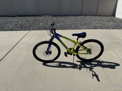 Mongoose Kids Mountain Bike - Good Condition, Blue/Yellow 20” Wheels