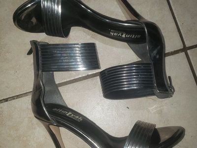 Altınyak Silver Strappy Heels with Ankle Cuff - Size 7/8, 4-inch Heel