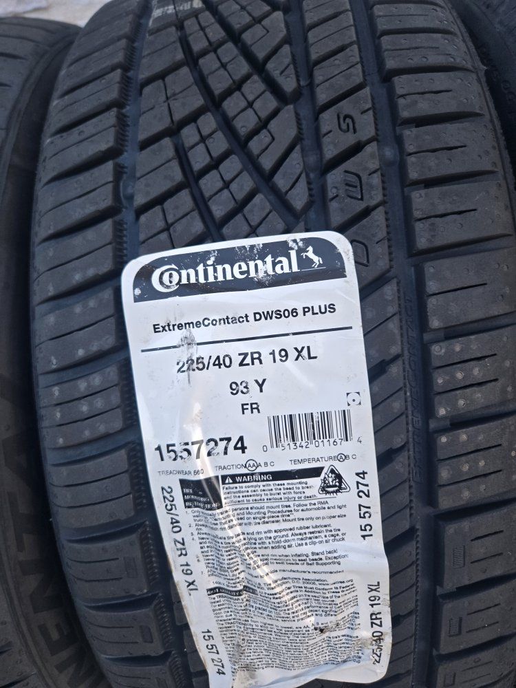 Brand New 225/40/ZR19. Continental Pair.