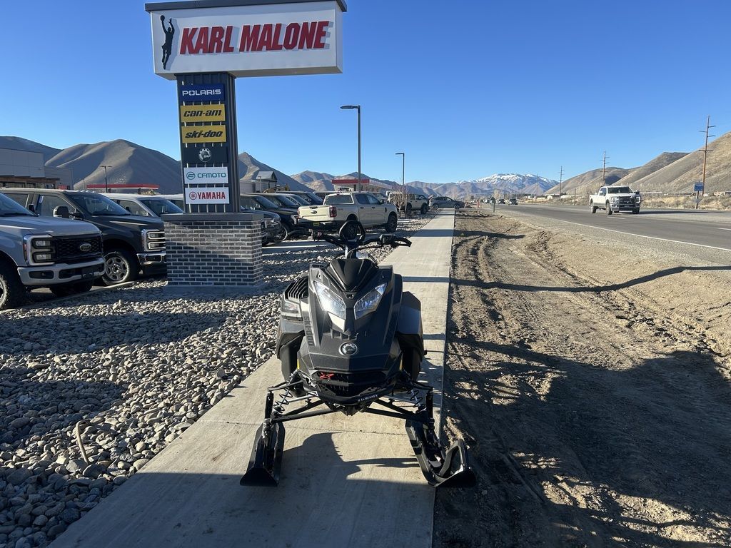 2022 SKI-DOO Summit X with Expert Package 175 850