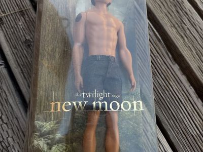 Mattel Barbie Collector Pink Label The Twilight Saga New Moon Jacob Doll NIB