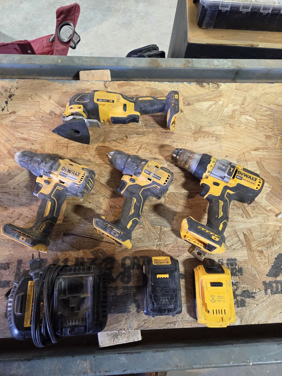 Dewalt tool set 200 or best offer