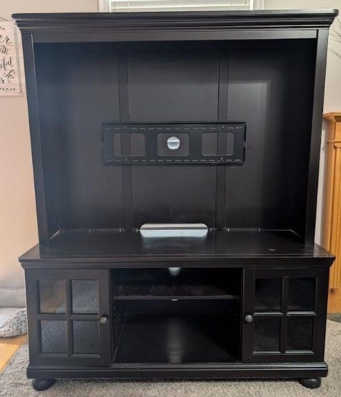 TV entertainment stand with 2 doors