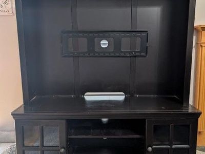 TV entertainment stand with 2 doors