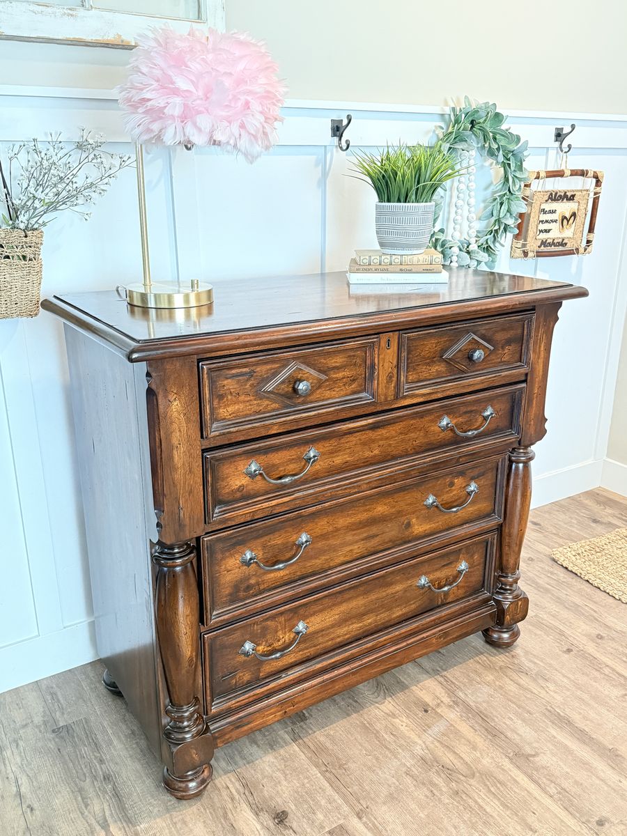 Gorgeous Wood mahogany 4 large drawer Dresser