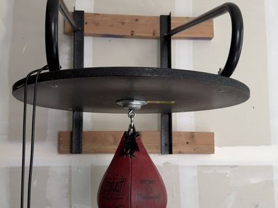 Everlast Speed Bag Platform with Gyro Balanced Speed Bag - Red, Used, Great Condition