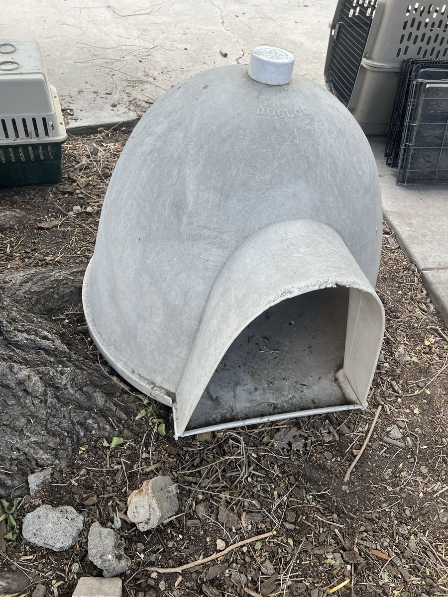 XL Dogloo Doghouse