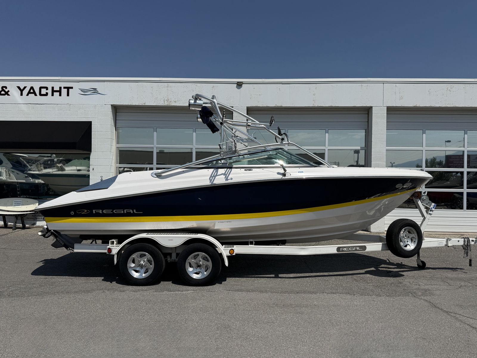 2006 22' Regal 2200 Bowrider