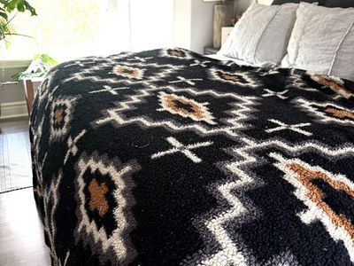 Aztec Tribal Print Sherpa Fleece Throw Blanket, Black/Brown/White Pattern