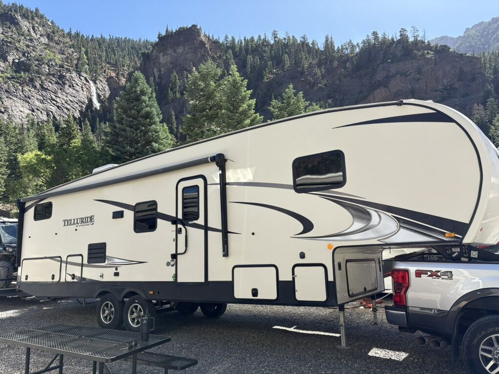 2020 29ft Telluride Starcraft