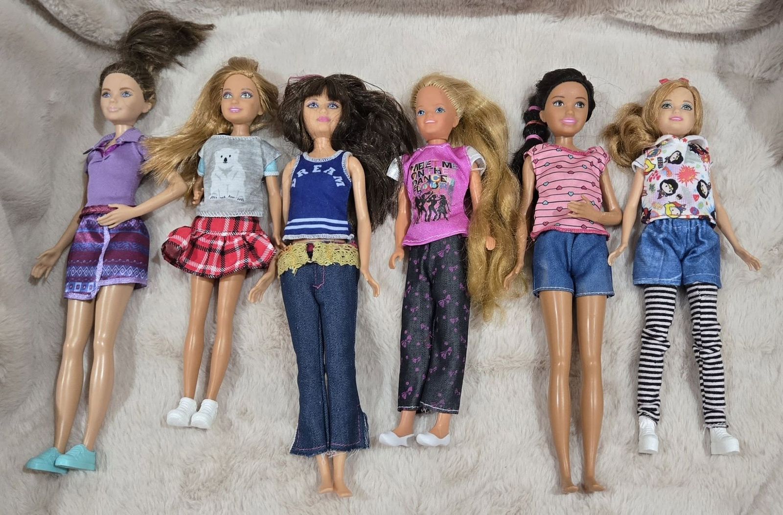 Barbie dolls 6 pieces