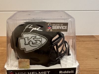 Isiah Pacheco Signed Chiefs Salute to Service Mini Helmet – Witness Authenticated