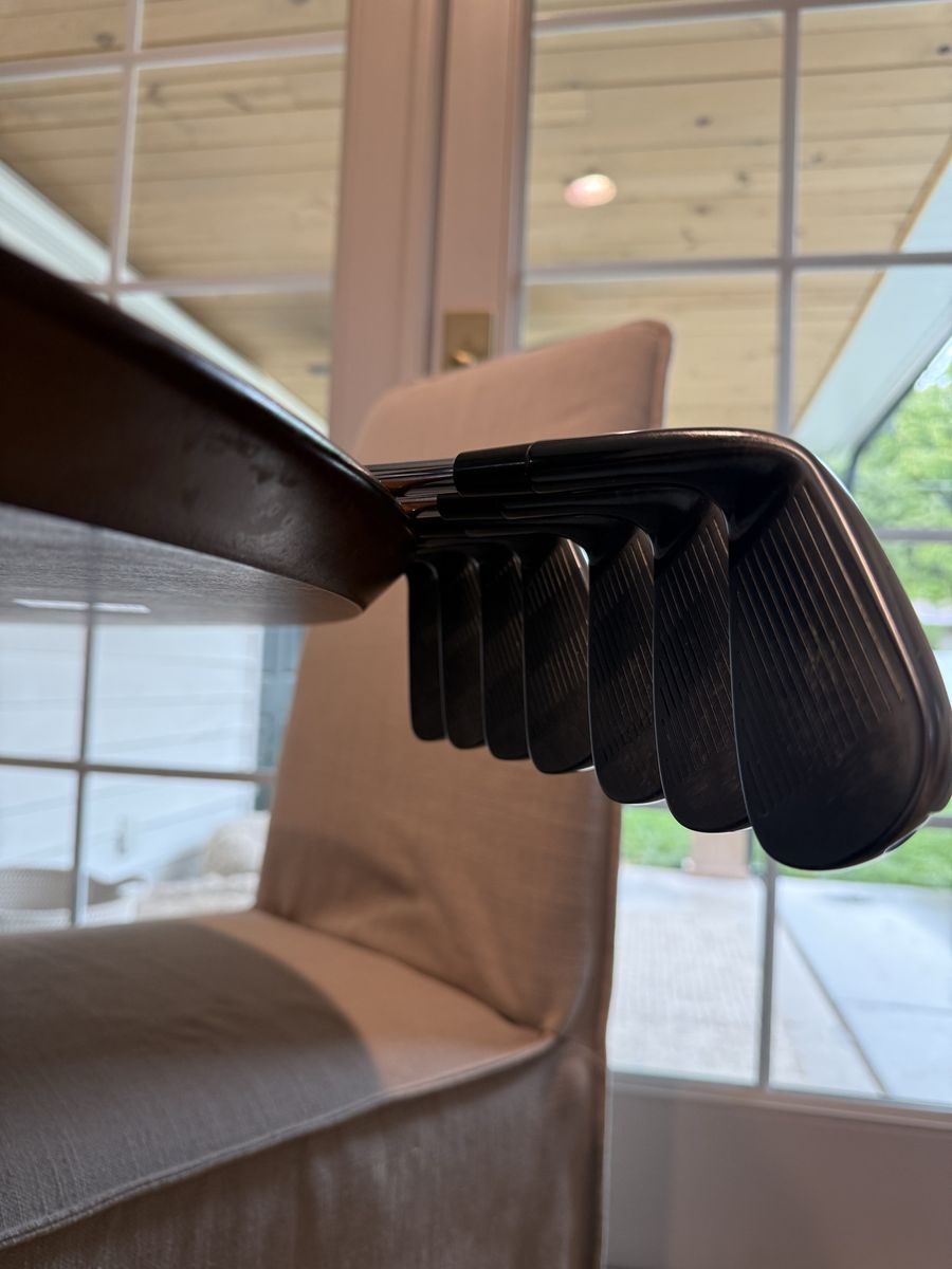 Taylormade P790 Limited Edition Black 4- PW Stiff