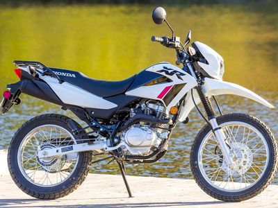 Honda XR150L Dual Sport Motorcycle - White/Black